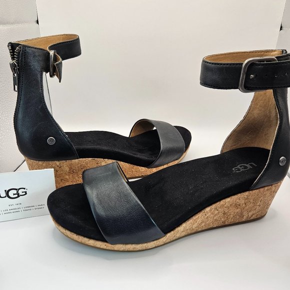 UGG Shoes - UGG W Zoe II Wedge Sandals size 8.5